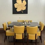 Stadt-gut-hotel Zum Rathaus Отель