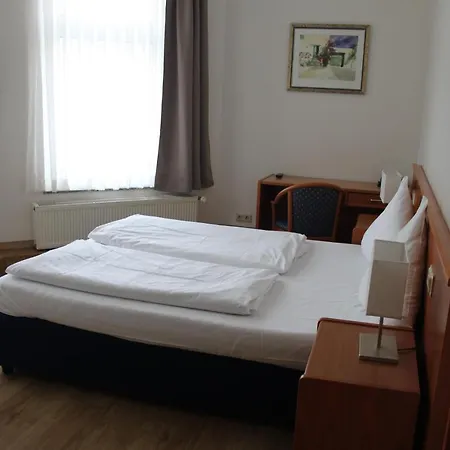 Stadt-gut-hotel Zum Rathaus מלון