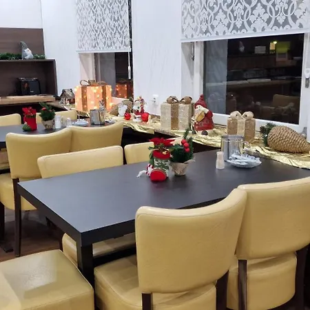 Отель Stadt-gut-hotel Zum Rathaus