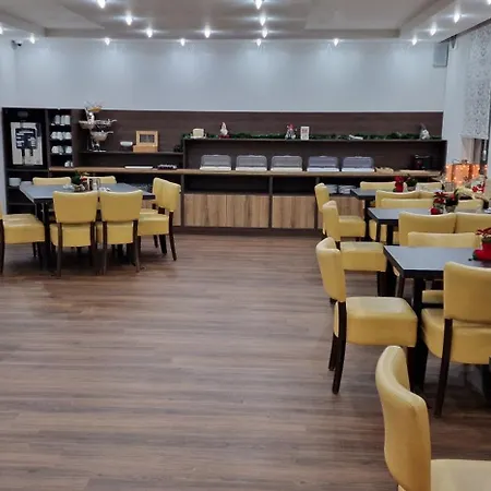 Stadt-gut-hotel Zum Rathaus מלון 3*