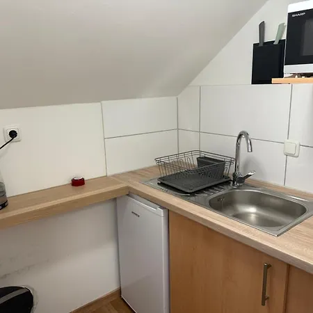 מלון Stadt-gut-hotel Zum Rathaus 3*