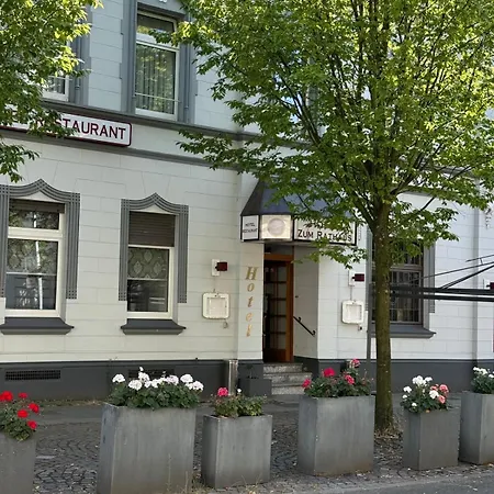 Stadt-gut-hotel Zum Rathaus מלון אוברהאוזן