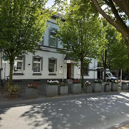 Stadt-gut-hotel Zum Rathaus 3* אוברהאוזן