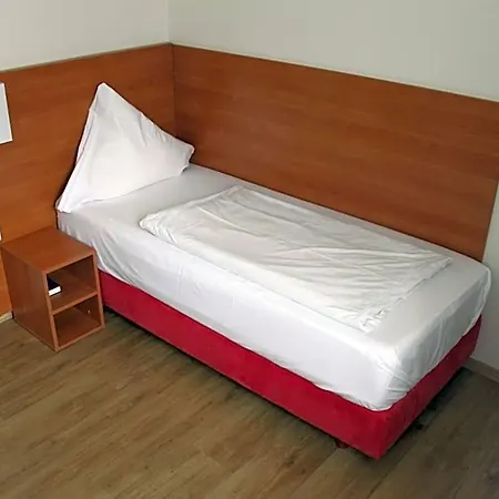 فندق Stadt-gut-hotel Zum Rathaus 3*