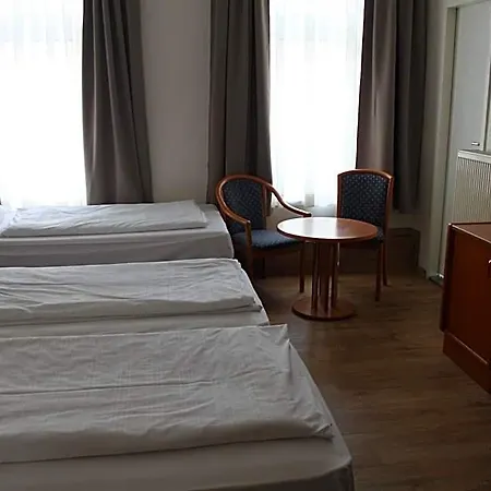 Stadt-gut-hotel Zum Rathaus
