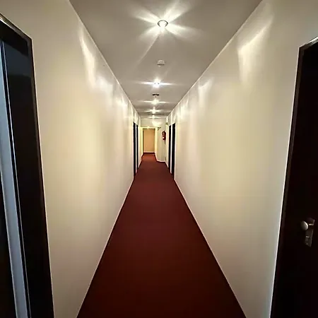Stadt-gut-hotel Zum Rathaus فندق 3*