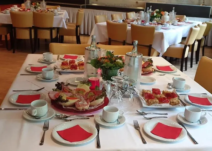 Stadt-gut-hotel Zum Rathaus Hotel