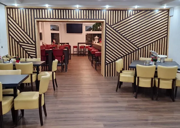 市政厅美城酒店 3*