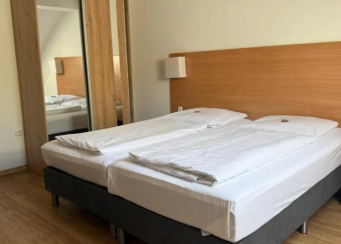 Stadt-gut-hotel Zum Rathaus Hotel 3*